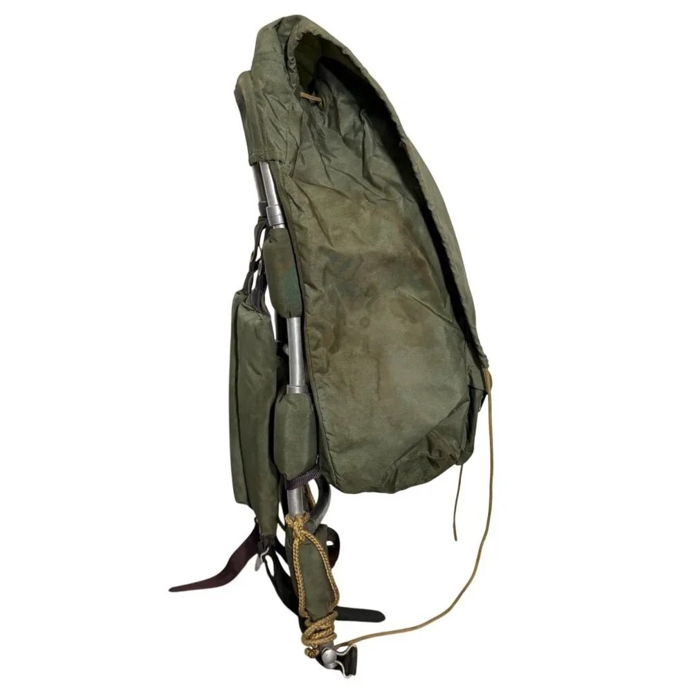 VTG Himalayan Industries Backpack with First To The Top Everest Patch